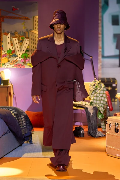 Look 49